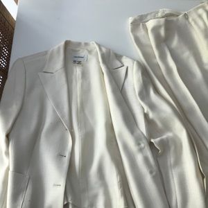Zara women’s suit retail $500